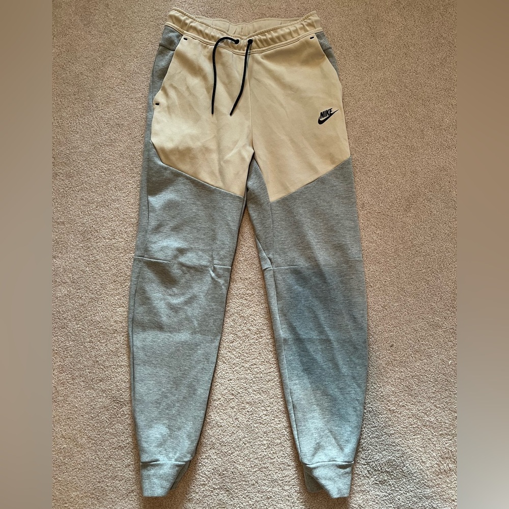 Nike Tech Men’s Tall Grey and Cream Fleece Joggers